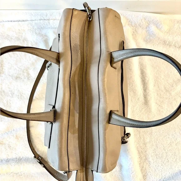 Authentic Large Coach Taupe Satchel - Picture 4 of 16